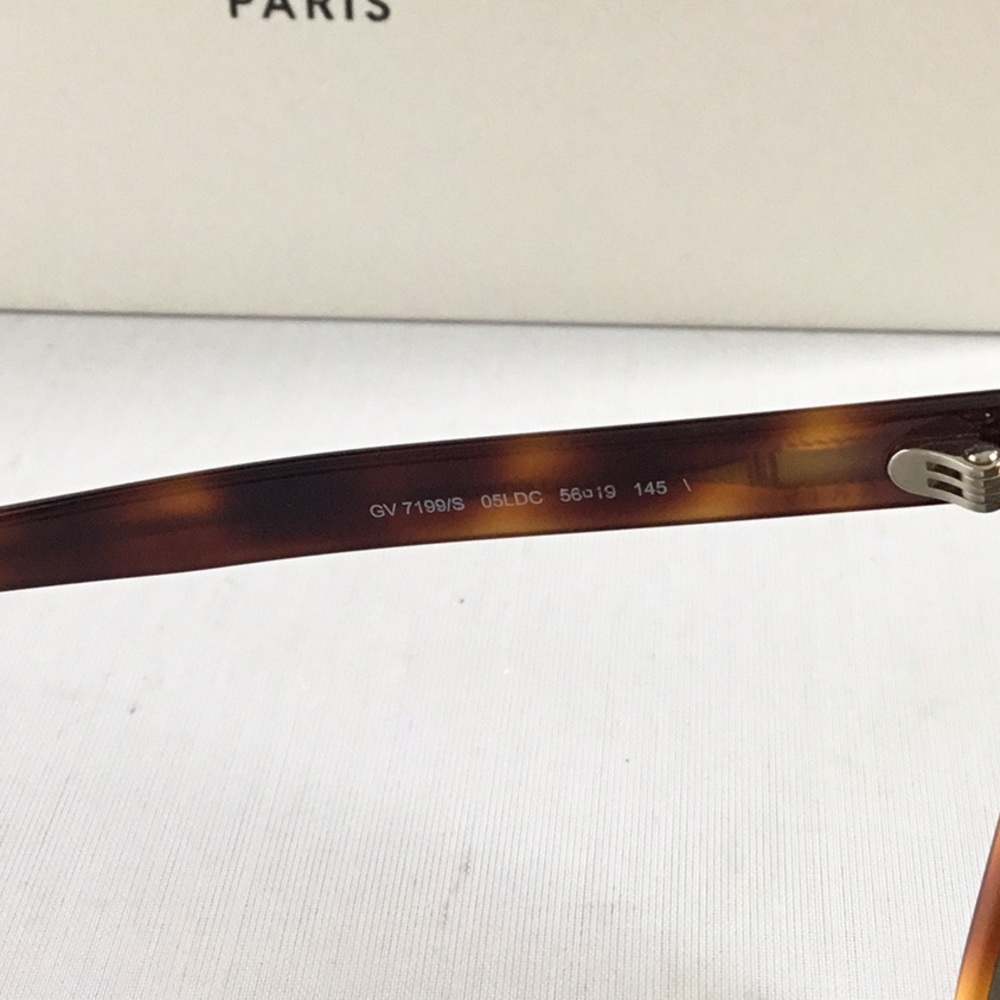 - GIVENCHY SUNGLASSES HAVANA LADIES. - Picture 6 of 9